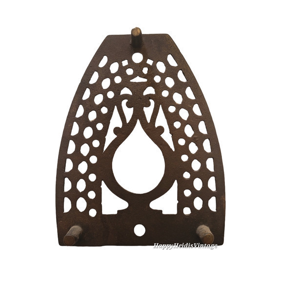 Antique Ironing Iron Trivet‎ Pot Stand Flat Tip Pierced Vessel Pattern Kitchen - Picture 7 of 8
